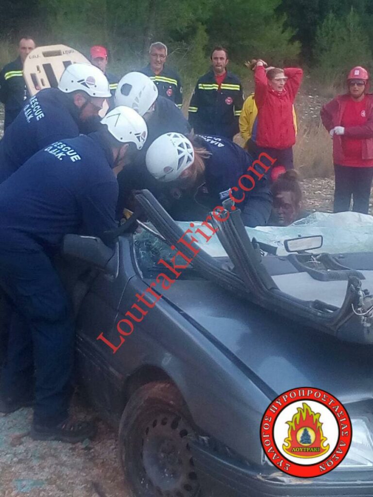 Φωτιά σε αποθήκη στο Λουτράκι