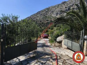 Άμεση Επέμβαση και Κατάσβεση Πυρκαγιάς στο Λουτράκι